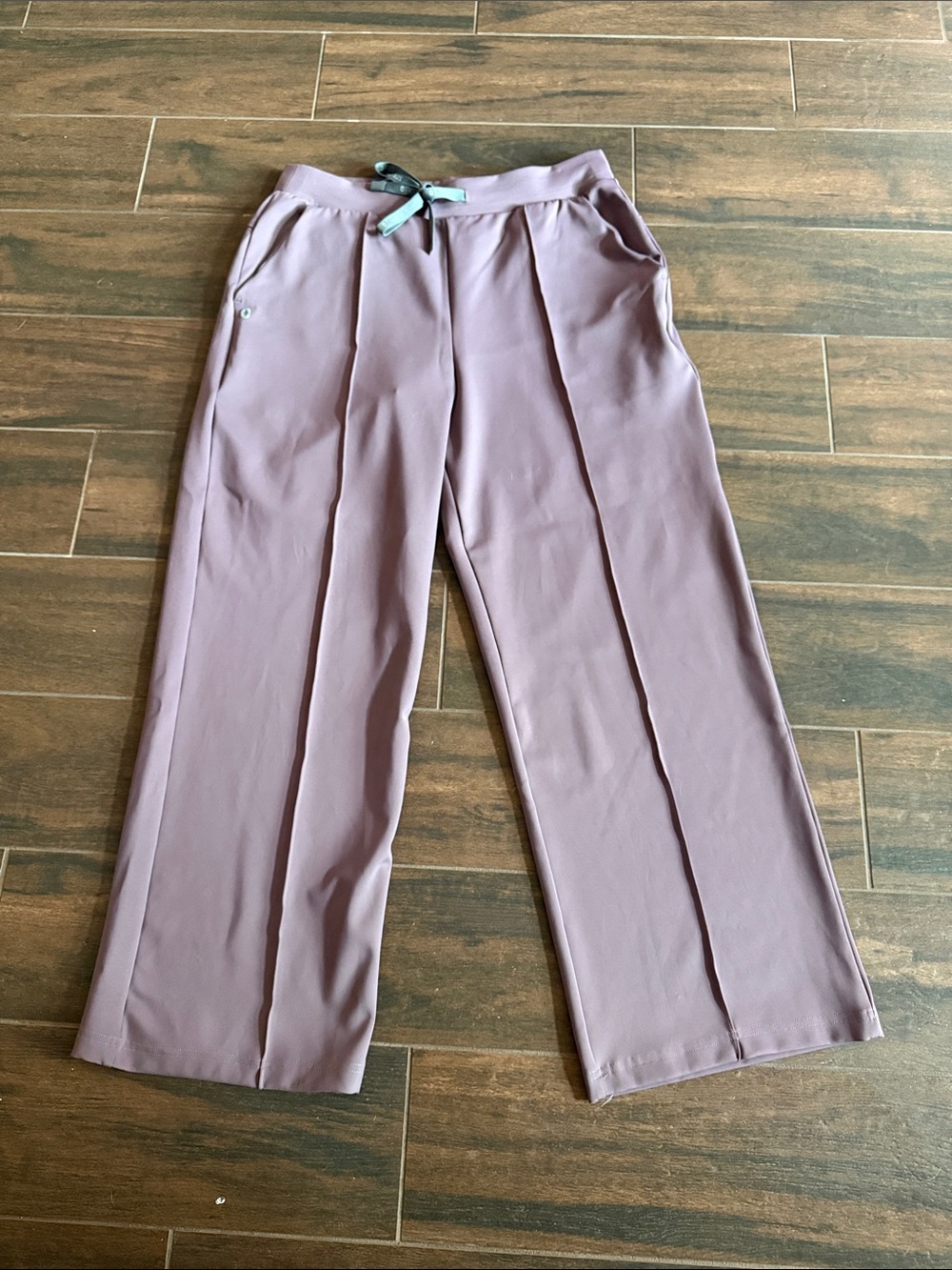 LP FIGS FORMX PLUM High waisted Pedra straight leg scrub pants